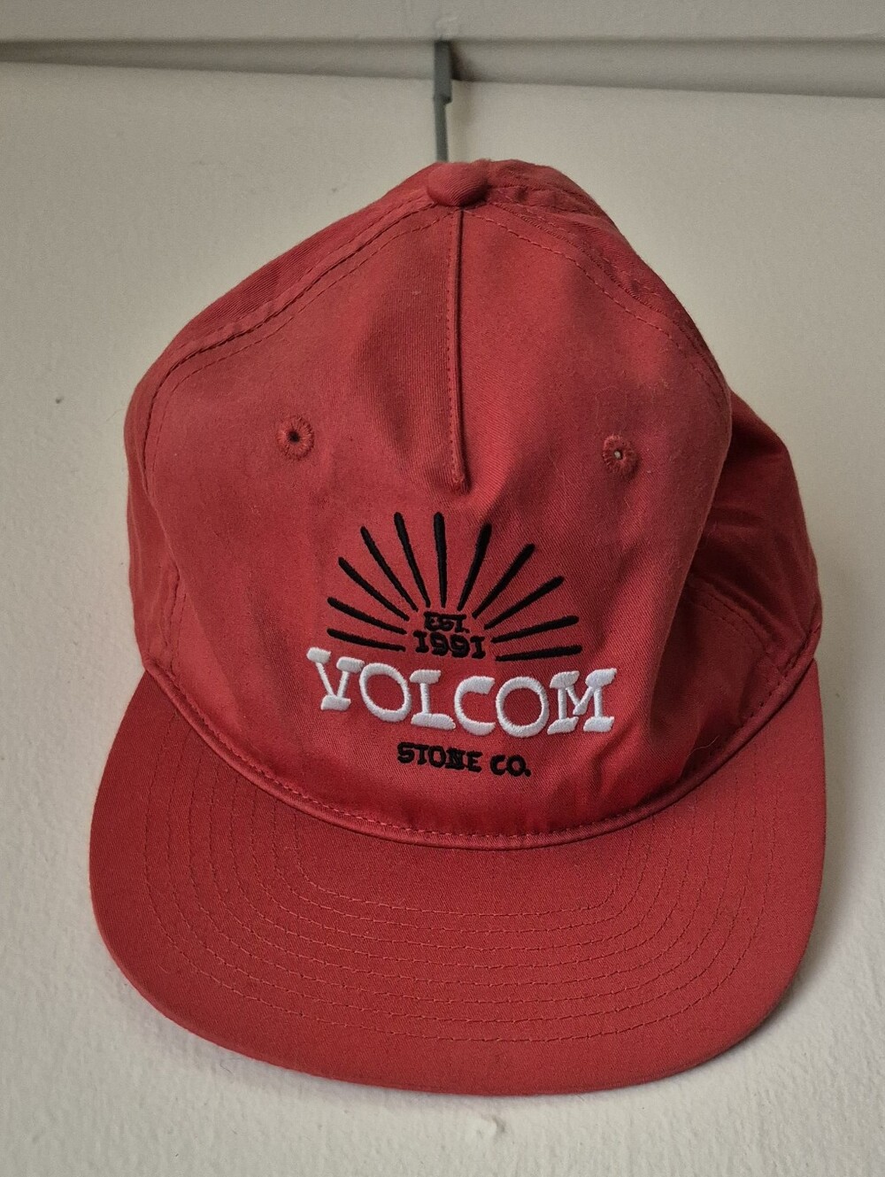 Volcom Hat Salmon - Picture 2 of 10
